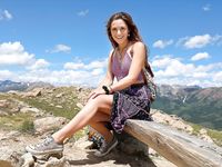 Hot Hiking Chick Exposes her Amazing Ass and Tits on Fresh Air